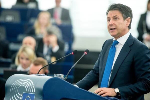 Italský expremiér Conte si oddechl. Jeho stíhání kvůli covidu skončilo - Minutové zprávy 