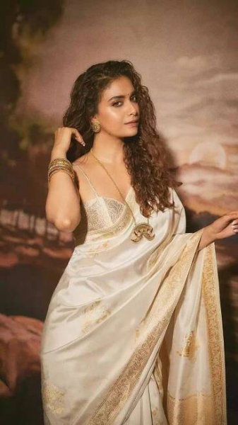 Keerthy Suresh looks like a dream in an ivory silk saree