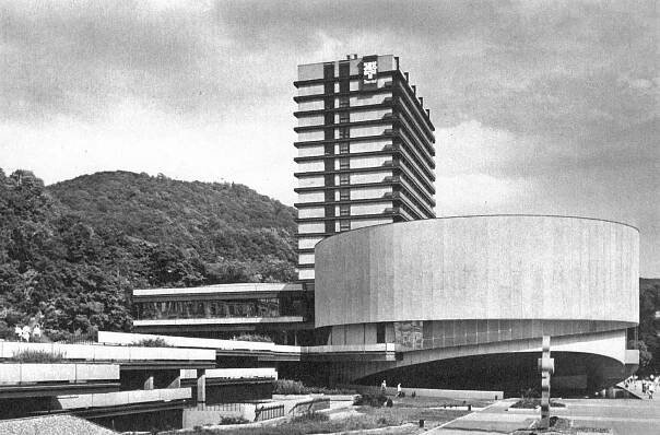 Výstava Česká moderní architektura od secese k dnešku – architectureweek.cz