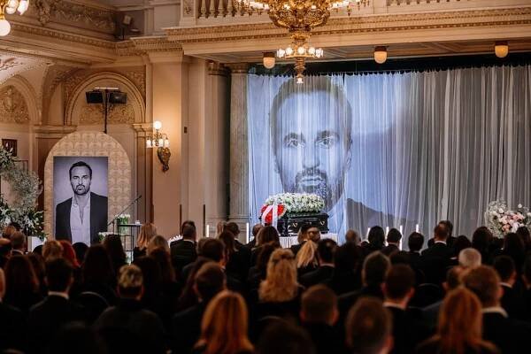 Dojemné poslední rozloučení s Danielem Plovajkem (†47): Žofín zaplavily slzy! VIP hosté slyšeli i Malého...