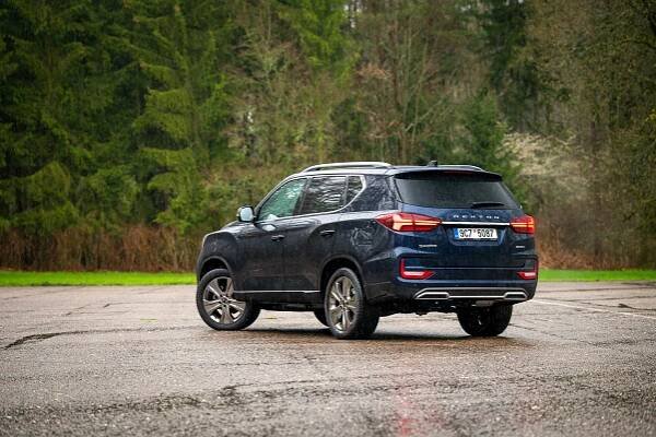 Testujeme SsangYong Rexton: Odveze rodinu, odtáhne náklad a zastoupí off-road, bezchybný ale není