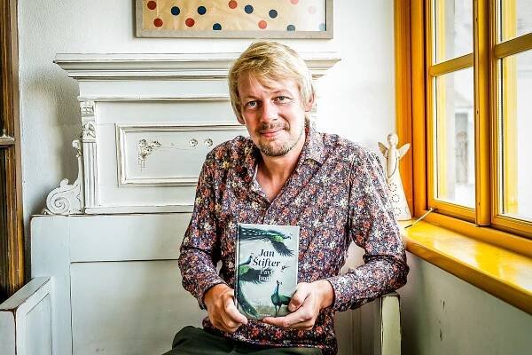 Paví hody vznikly i díky vyprávění před spaním, říká spisovatel Štifter