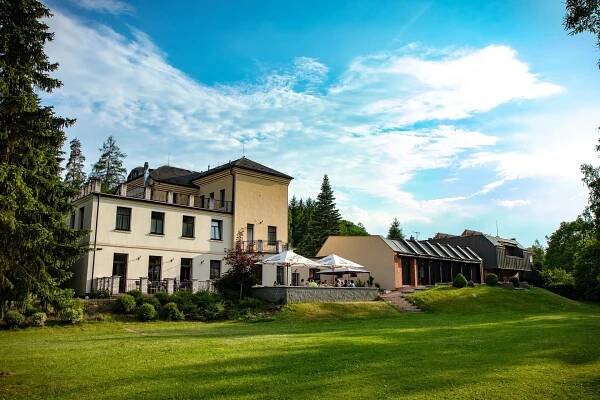 Samechov, Chocerady - Benešov | Prodej, Hotel, 1 247 m²