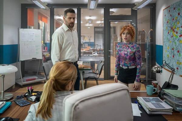 A renitens - Season 2 (S02) (2025)