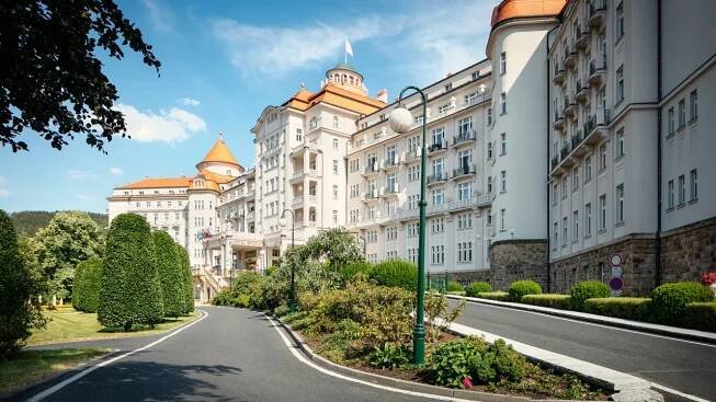 5* hotel Imperial v Karlových Varech: luxusní polopenze, wellness i 3 lázeňské procedury