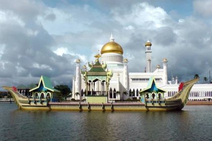 Za homosexualitu či nevěru trest smrti. Brunejský sultanát zavádí islámské právo šaría