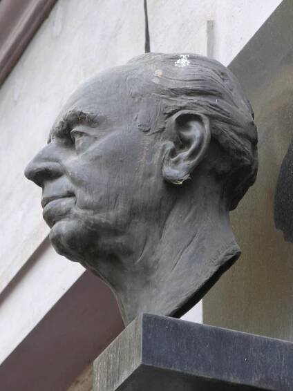 Soubor:Praha, Stare Mesto - Anenska 3 (Rudolf Deyl starsi, busta).jpg – Wikipedie