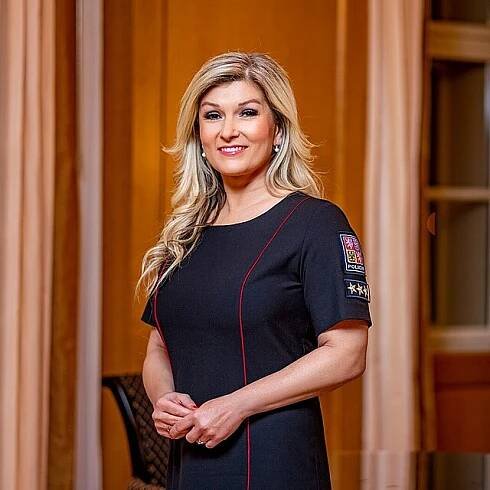 Sexy mluvčí Kateřina Rendlová u policie končí.