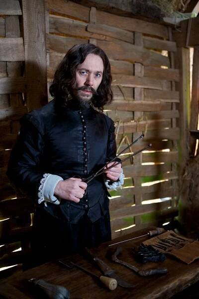 V čísle 9 - The Trial of Elizabeth Gadge - Promo - Reece Shearsmith