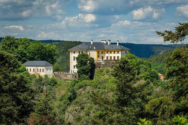 Zámek a hrad Rabštejn nad Střelou | TuristickaMapa.cz