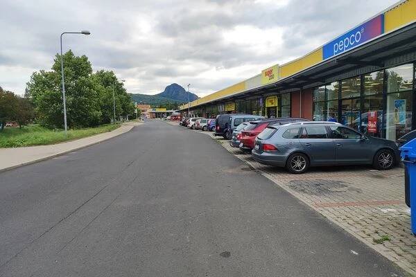 Retail park Bílina foto 1