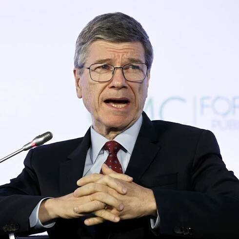 Světová hospodářská krize je tady, ale bude ještě hůř, říká pro E15 americký ekonom Jeffrey Sachs