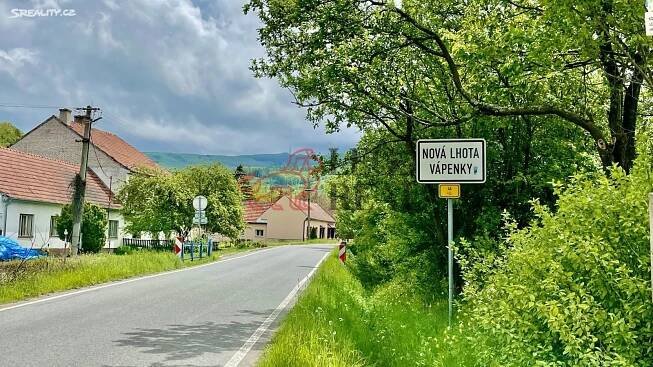 Prodej  stavebního pozemku 1 960 m², Nová Lhota - Vápenky, okres Hodonín