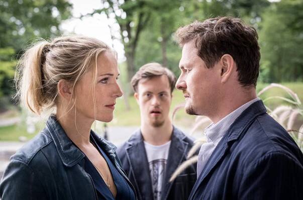 Praxis mit Meerblick - Brüder und Söhne - Z filmu - Tanja Wedhorn, Max Dominik, Shenja Lacher