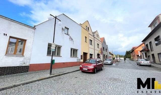 Prodej rodinného domu o velikosti 270 m2 na pozemku 833 m2 v obci Mirovice. | Reality.iDNES.cz 