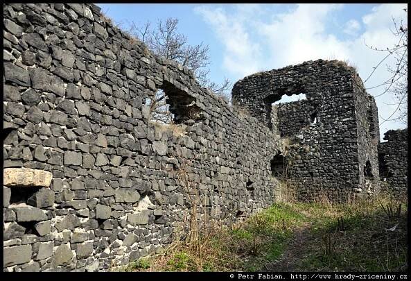 Ronov u Stvolínek – fotografie / hrady-zriceniny.cz