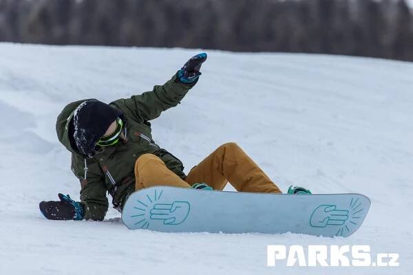 Reporty z kempů - návrhy snowparků a výroba snowboardových překážek