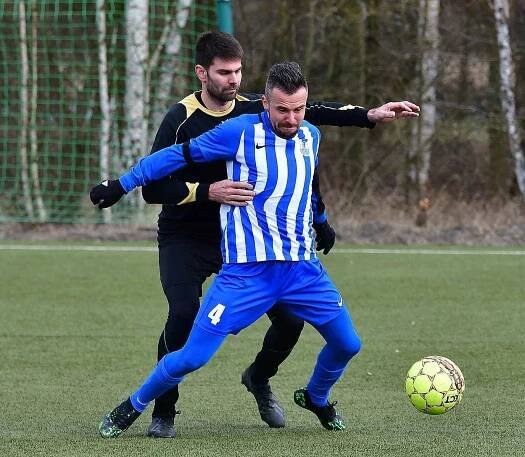 Nejen trenér či nově předseda komise mládeže OFS Karlovy Vary, ale také i nadále stále produktivní hráč, to je Lukáš Jankovský.