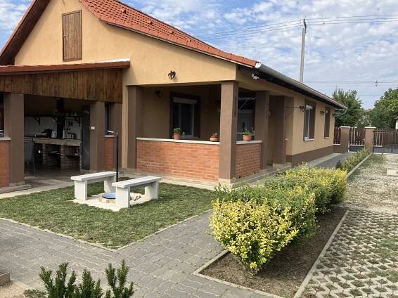 Bagolyvár Vendégház II. Abádszalók