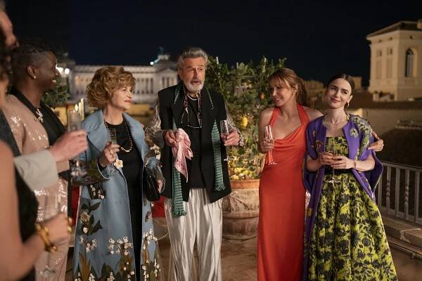 Samuel Arnold, Anna Galiena, Rupert Everett, Philippine Leroy-Beaulieu, Lily Collins - Emily in Paris - Všechny cesty vedou do Říma - Z filmu