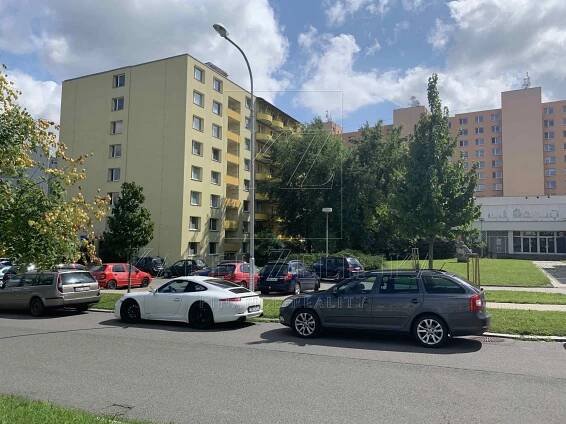 REFERENCE - PRODÁNO - BYT NA PRODEJ / PRONÁJEM - 1+KK s balkonem, KROMĚŘÍŽ, ul. OSKOL