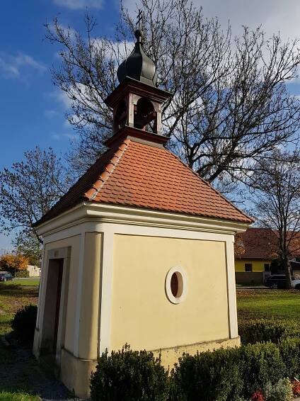 Soubor:Zruč (u Plzně) - kaple na návsi 9. května (2).jpg – Wikipedie