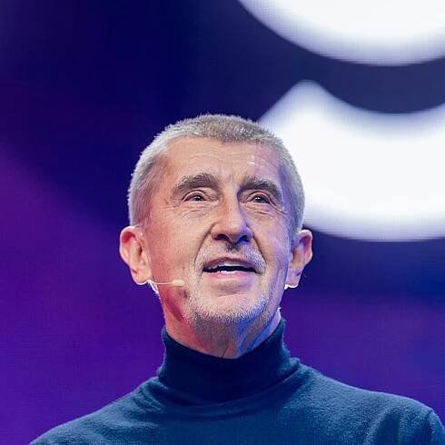 Andrej Babiš na konferenci o bitcoinech