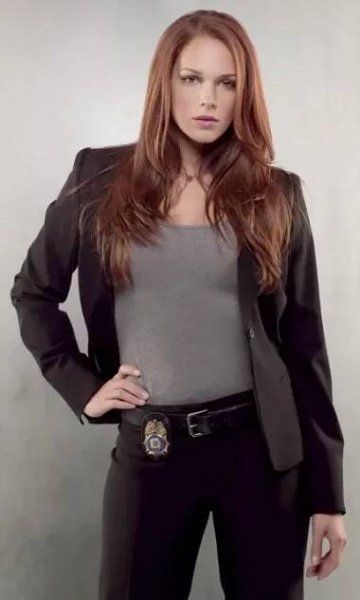 Amanda Righetti