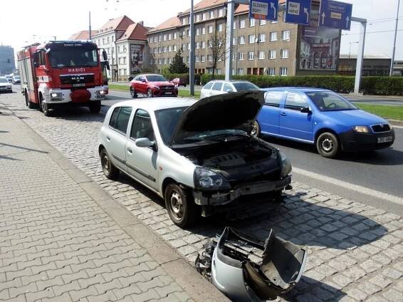 Hromadná nehoda čtyř aut U Prazdroje | Krimi Plzeň