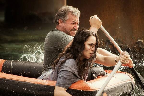 Julio Cedillo, Fernanda Urrejola - Megalodon: Černý démon - Z filmu