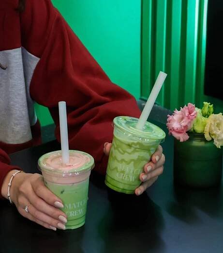 Gastrotrendy: Japonská matcha je globální hit. Generace Z ji pije i s tonikem. Kde si ji můžete dát?