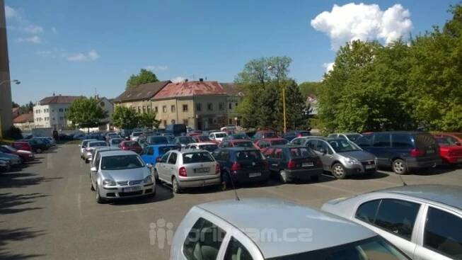 Cyklostezka bude přerušena parkovištěm na Rynečku