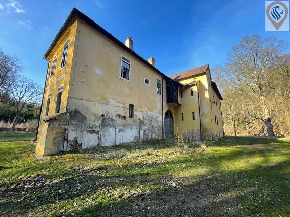 Prodej komerčního objektu v Postupicích, 2 640 m² - REALCITY.cz 
