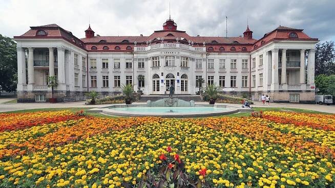 Hotelový řetězec Hilton se zajímá o karlovarské Alžbětiny lázně - Novinky