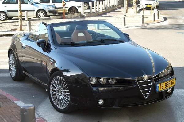 Alfa Romeo Brera jako budoucí klasika? Tento kousek Vám zajistí ten pravý kus Itálie