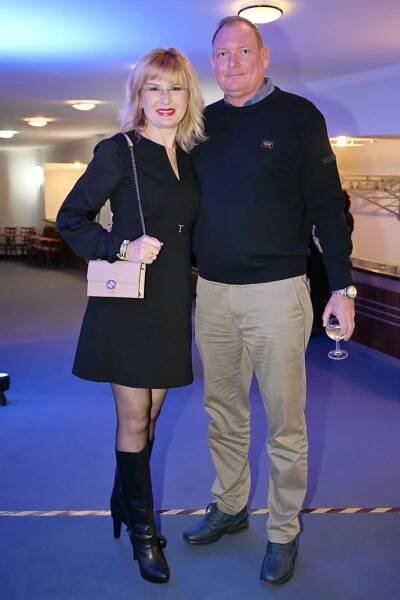 FOTO: Štěpánka Duchková s manželem. – stránka 12