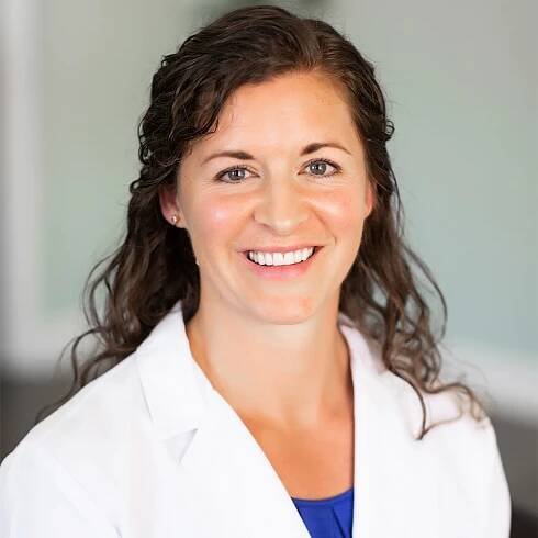 Anna Phillips, D.C.| Chiropractor Near Me