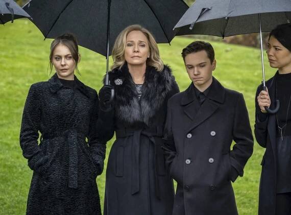 Willa Holland, Susanna Thompson - Arrow - Jak dál? - Z filmu