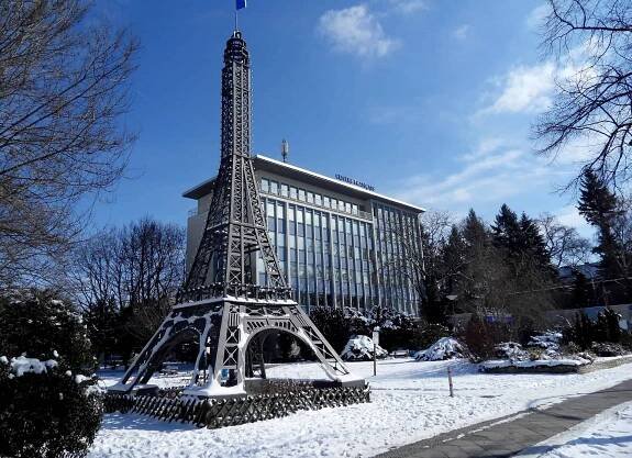 Reconstruction de la Tour Eiffel - Centre Français