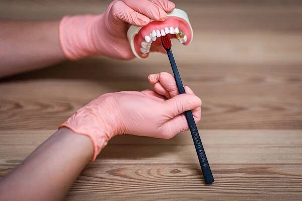 Elena Kodratyeva - dentální hygiena - TECHNIKA ČIŠTĚNÍ