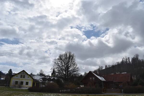 Nová Pláň. Obec u Slezské Harty patří k nejmenším. Její pohlednice je vzácnost