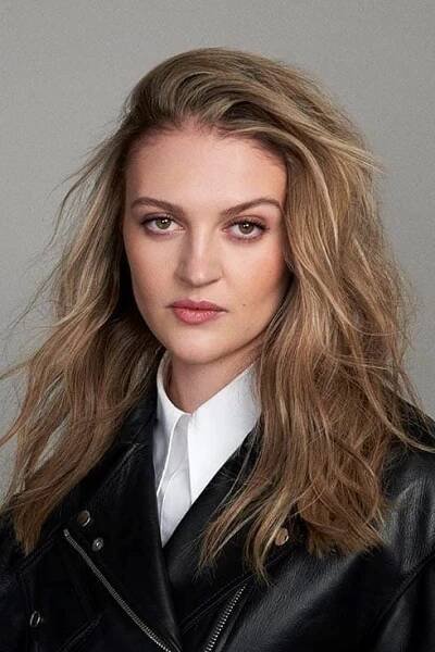 Lara Peake herečka