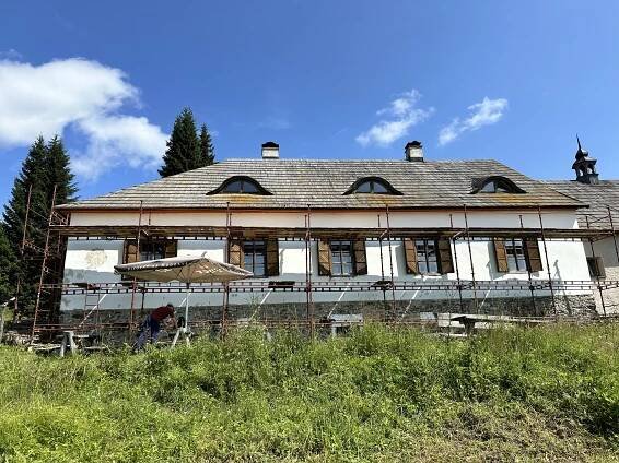 Nová šindelová střecha bude z trvanlivějšího modřínu - Plzeňský rozhled