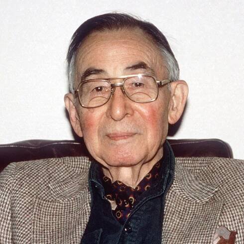 Charles J. Pedersen: *3.10.1904 – †26.10.1989, americký chemik, laureát Nobelovy ceny