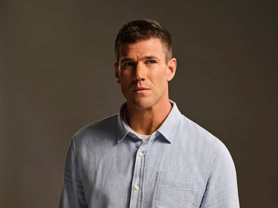 'NCIS: Origins' Reveals First Look at Austin Stowell as Young Gibbs Ahead of Series Premiere