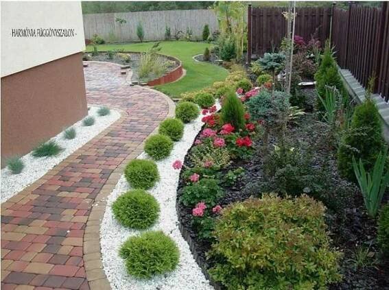 Pin by arashy on Ideas para el hogar | Fall landscaping front yard, Pebble landscaping, Front yard landscaping