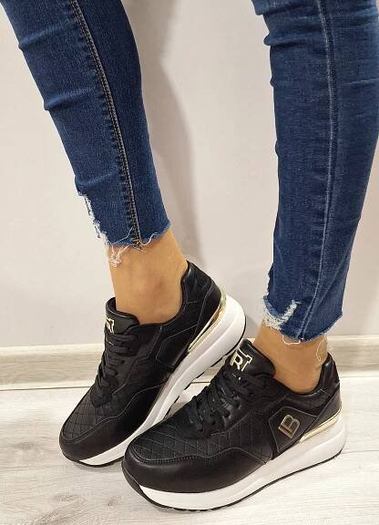 Sneakersy čierne LAURA BIAGIOTTI 8204