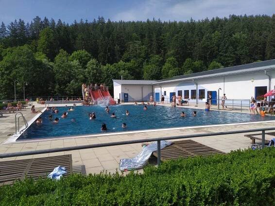 Koupaliště Velké Karlovice foto 3