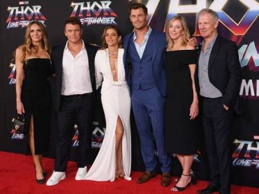Samantha Hemsworth, Luke Hemsworth, Elsa Pataky, Chris Hemsworth, Leonie Hemsworth and Craig Hemsworth attend Marvel Studios "Thor: Love And Thunder"