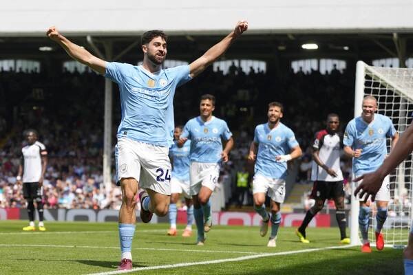 Manchester City znovu vede anglickou ligu, Součkův gól pomohl West Hamu
